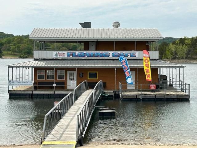 Lakefront And Lake View Indian Point Condo With Boat Slip 布蘭森 外观 照片
