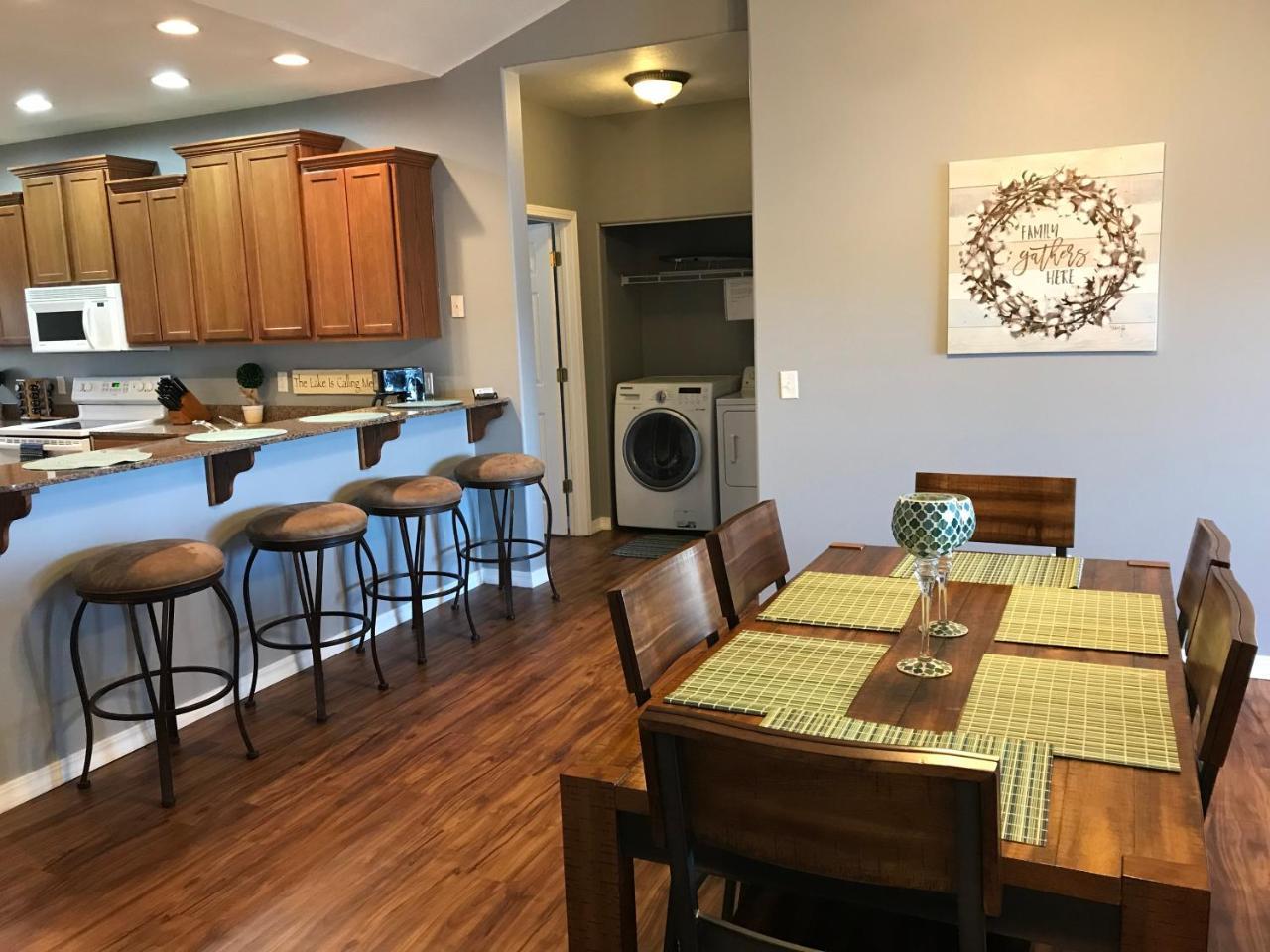 Lakefront And Lake View Indian Point Condo With Boat Slip 布蘭森 外观 照片